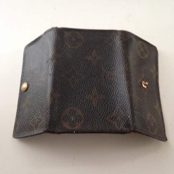 Louis Vuitton, Mono Brown 6-Hooks Key Case - Picture 10 of 10